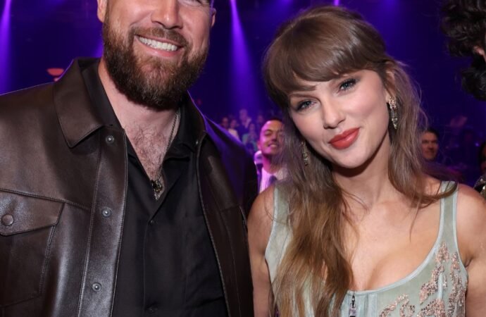 Taylor Swift and Travis Kelce debut wedding rings a week after the MSG ceremony
