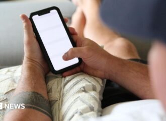 Telstra outage: trains and emergency calls in Australia affected by telecoms outages