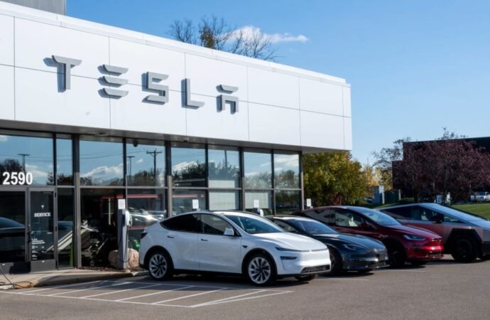 Tesla Q2 earnings: Investors seek answers on robotaxis and humanoid robots; shares will fall 14% in 2026