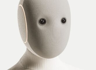 The 1X Neo robot has incredibly fast fingers