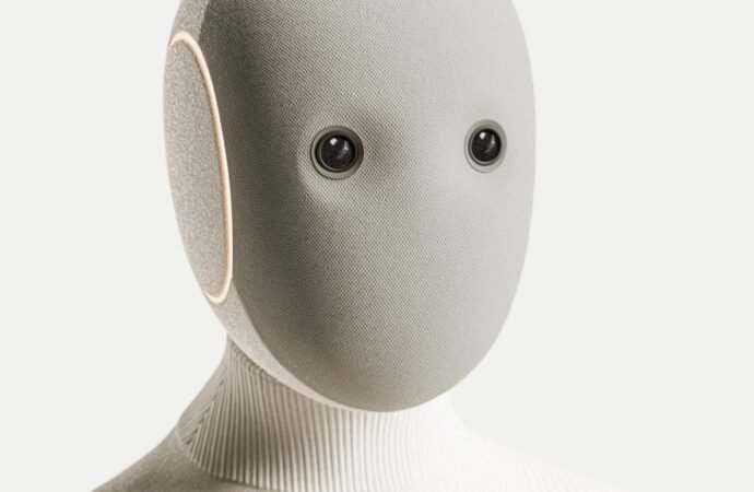 The 1X Neo robot has incredibly fast fingers