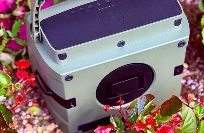 The Andover FreePlay portable stereo speaker combines the convenience of Bluetooth with the company’s carefully curated sound philosophy.