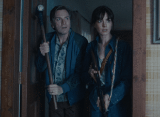 ‘The End of Oak Street’ Preview: Anne Hathaway and Ewan McGregor Try Not to Be Eaten Alive by Dinosaurs in 14 Minutes of 4DX Footage
