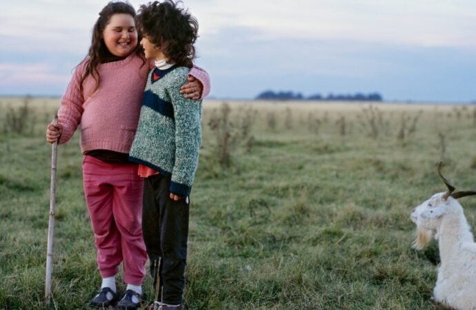 ‘The illusion of an eternal summer’ addressed by Autlook before the premiere in Locarno as the debut of the clip (EXCLUSIVE)