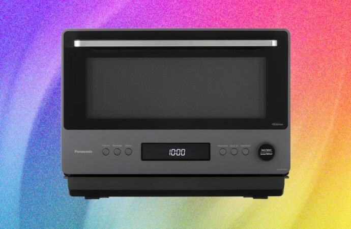 This is the first microwave I really trust enough to stay away from