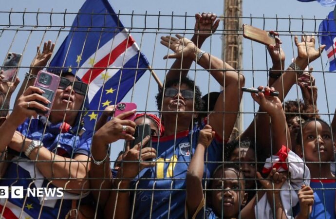 Thousands of Cape Verdean footballers welcome home after their impressive World Cup career