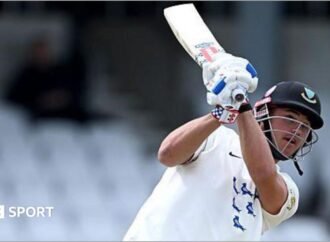 Tom Clark: Sussex batsman agrees new one-year deal at Hove