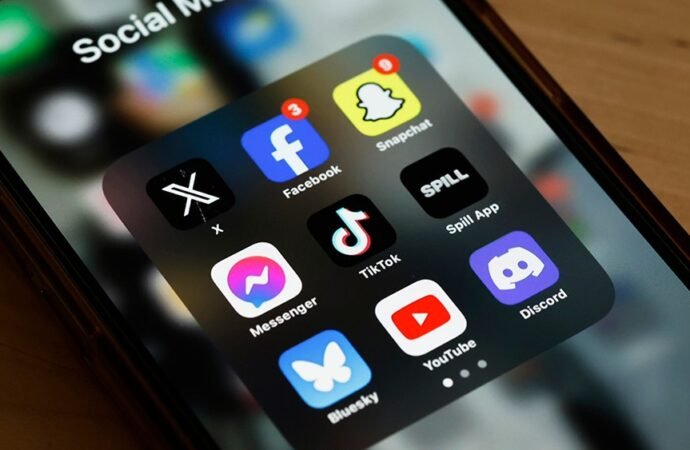 UK government proposes social media curfew for older teenagers alongside ban for under-16s
