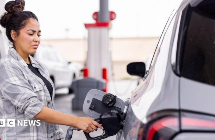 US inflation rate drops to 3.5% as gas prices fall