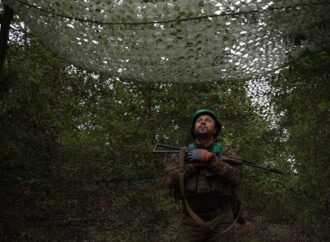 Ukraine pays a lot for foreign fighters, longer contracts could help