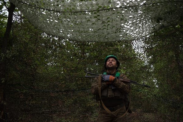 Ukraine pays a lot for foreign fighters, longer contracts could help