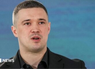 Ukrainian soldiers criticize the dismissal of the popular Defense Minister