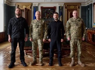 Ukrainian troops are pinning their hopes on a new top general after losing their star defense minister.
