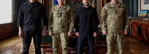 Ukrainian troops are pinning their hopes on a new top general after losing their star defense minister.