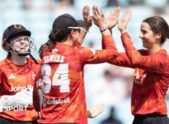 Vitality Blast Finals Day: Blaze beat Surrey to reach finals