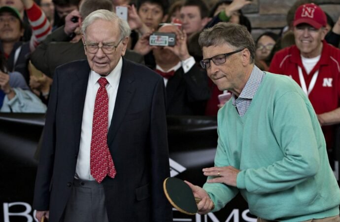 Warren Buffett spoke about Bill Gates’ ties to Epstein and why he stopped donating money to the Gates Foundation