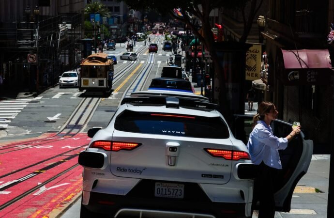 Waymo cars run out of battery during July 4 traffic jam