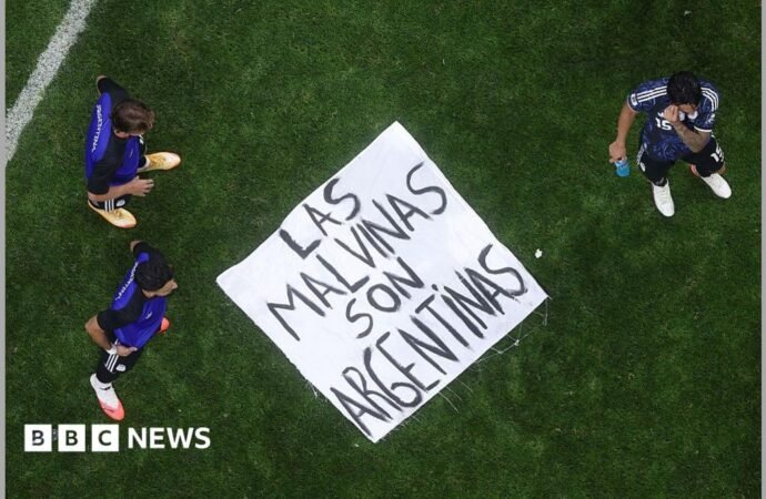 White House defends the Argentine team for the Falklands banner