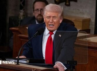White House teleprompter operator accused of making $100,000 betting on Trump speeches