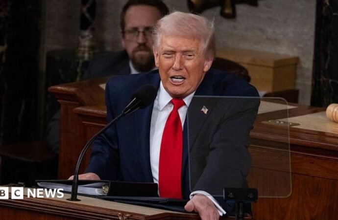 White House teleprompter operator accused of making $100,000 betting on Trump speeches