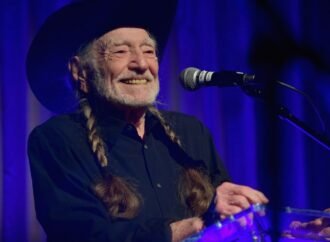 Willie Nelson urges Americans to fight the construction of data centers: “They only destroy the environment around them”