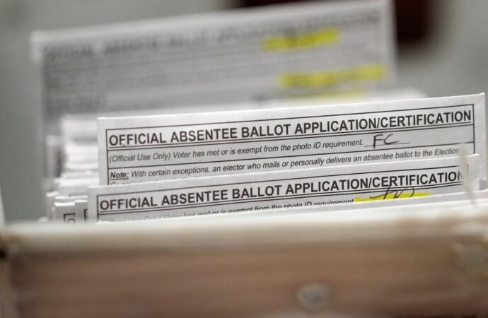 Wisconsin Democrats want to allow absentee voters to cast new primary ballot