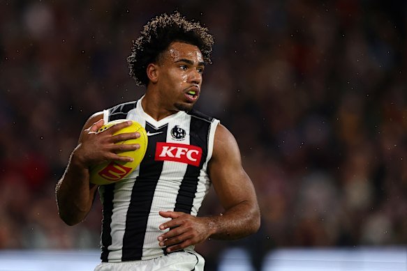 Isaac Quaynor in action against the Ravens at Adelaide Oval.