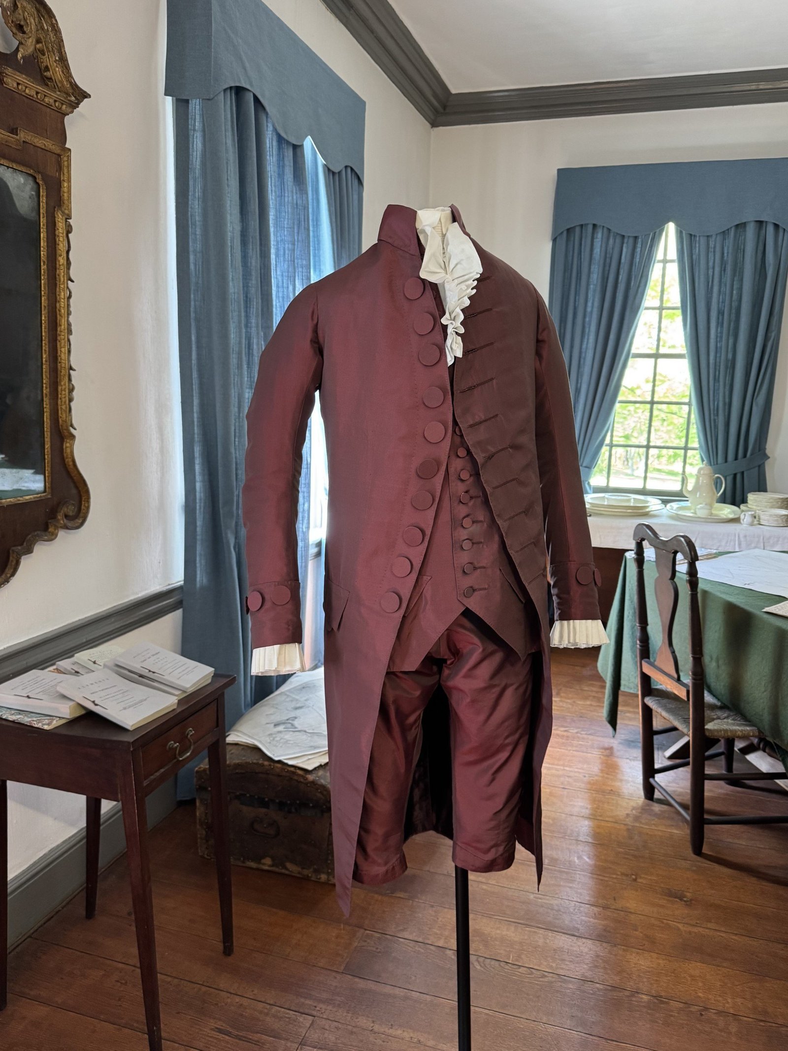 Purple coat with buttons from the 18th century.