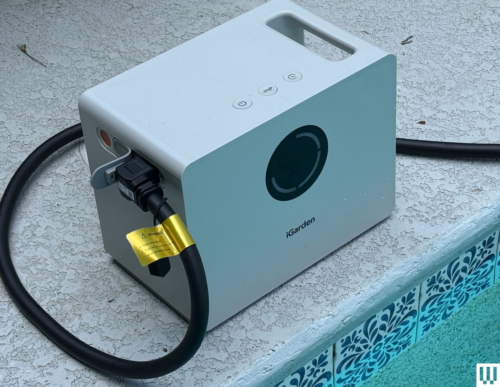 Image may contain adapter and electronic components.