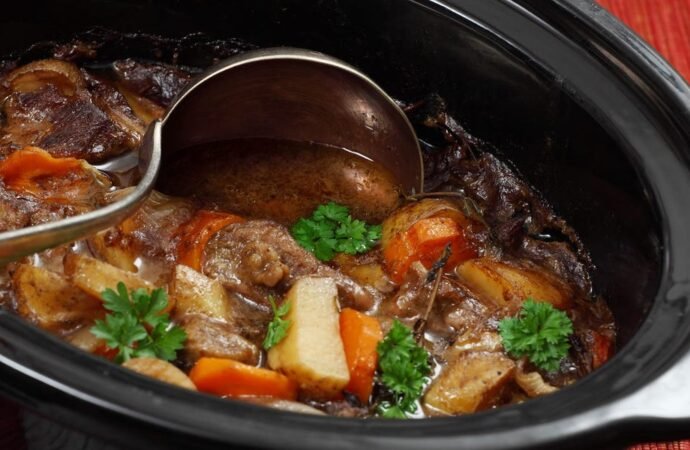 17 cozy comfort meals you can make in a slow cooker