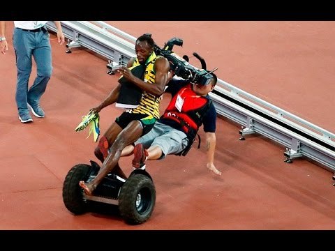 Chinese Cameraman falls on Usain Bolt - Usain Bolt accident with cameramen.Болта сбил оператор thumbnail