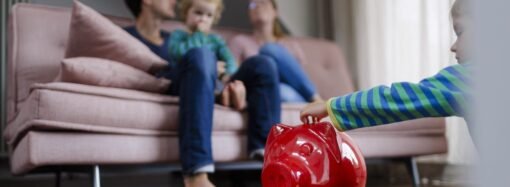 3 market lessons parents should teach their kids early, according to the CFO of Acorns