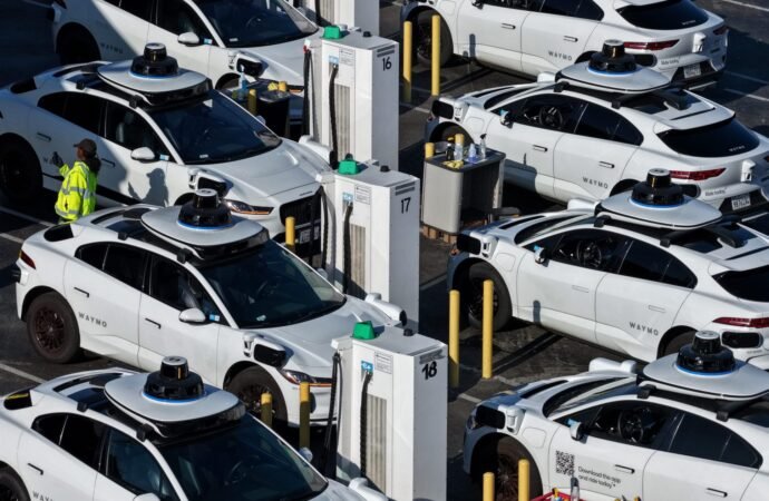 A San Francisco ‘tech prankster’ got 50 Waymos ordered onto the same street, exposing robotaxis’ cyber/airbag problem | Fortune