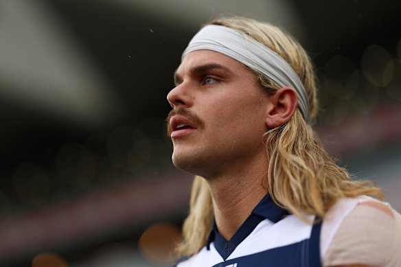 AFL LIVE: ‘I haven’t noticed it’: Smith shrugs off waiver scandal as Cats thump Dons; Crows, Tigers battle in Adelaide