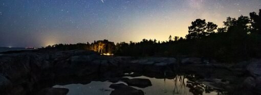 APOD: 2026 September 13 – Comet NEOWISE Rising over the Adriatic Sea – NASA Science