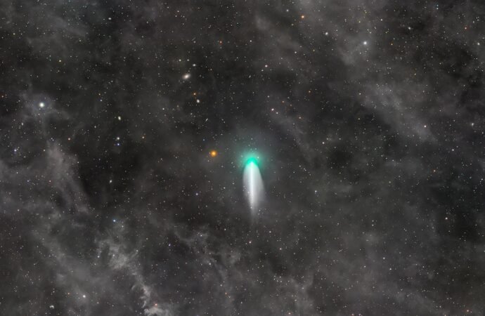 APOD: 2026 August 24 – Comet 220P in Outburst – NASA Science