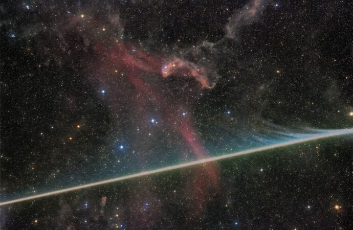 APOD: 2026 August 3 – Vaporizing Meteor Photobombs the Lacerta Nebula – NASA Science