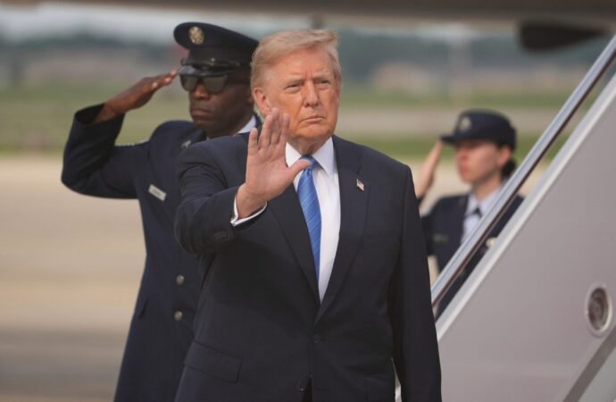 Amid high gas prices and shrinking crude stockpile, Trump says U.S. to take control of 65 billion barrels of Venezuelan oil reserves | Fortune