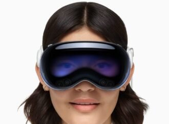 Apple is reportedly cutting hundreds of jobs from Siri, Vision Pro teams | TechCrunch