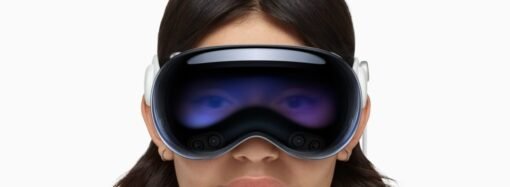 Apple is reportedly cutting hundreds of jobs from Siri, Vision Pro teams | TechCrunch