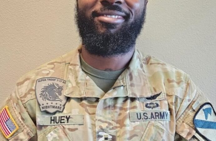 Army identifies identifies 2 Fort Hood helicopter pilots killed in Apache crash