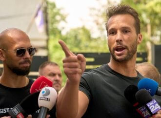Attorneys say Tate brothers should remain free in the US as they fight UK extradition