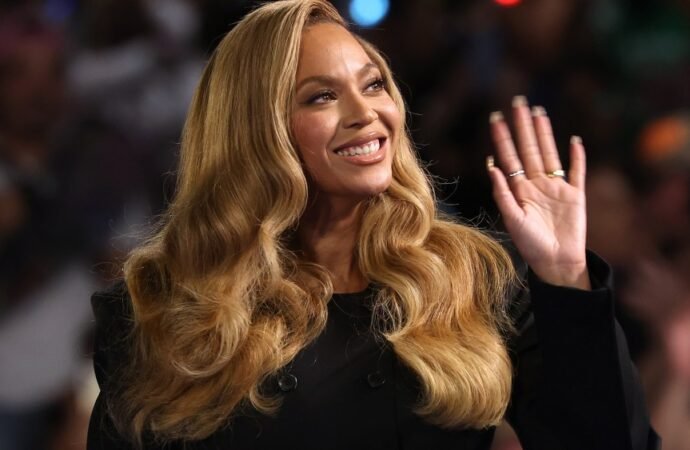 Beyoncé Announces $1 Million Donation for Earthquake Relief Efforts in Colombia