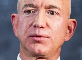 Bezos consortium buys a stake of Liverpool FC