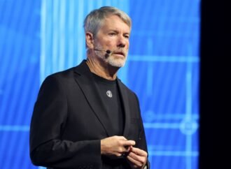 Billionaire Michael Saylor says Elon Musk is wrong about AI making money irrelevant: ‘Everybody doesn’t get their own private jet’ | Fortune