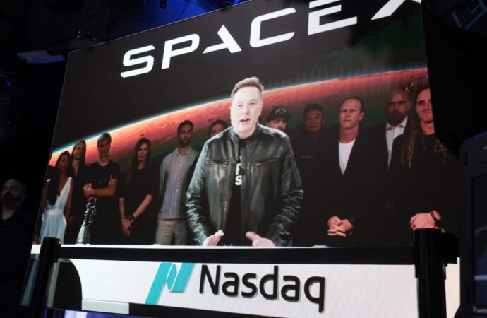 Boiler room raised $74 million selling retirees SpaceX, Anduril, Anthropic, and Perplexity while reaping ‘massive hidden fees,’ SEC claims | Fortune