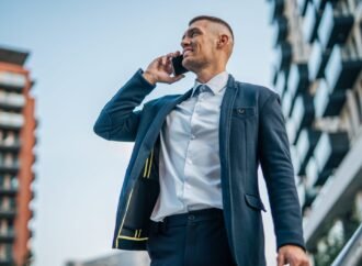Bossses are convinced Gen Z fakes Wi-Fi outages and sick days to sneak off in summer—but 1 in 2 senior managers are guilty of the same thing | Fortune