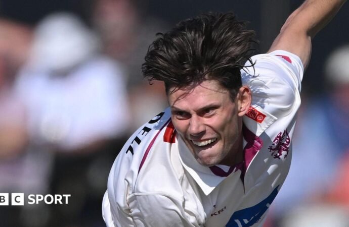 Brett Randell: Derbyshire sign seam bowler for remainder of season