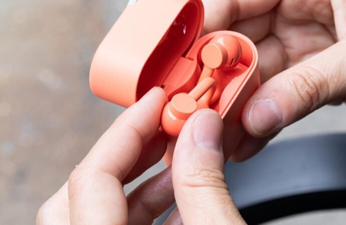 CMF has managed to make cheap but good clip earbuds