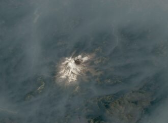 Cascade Volcanoes Shrouded in Smoke – NASA Science